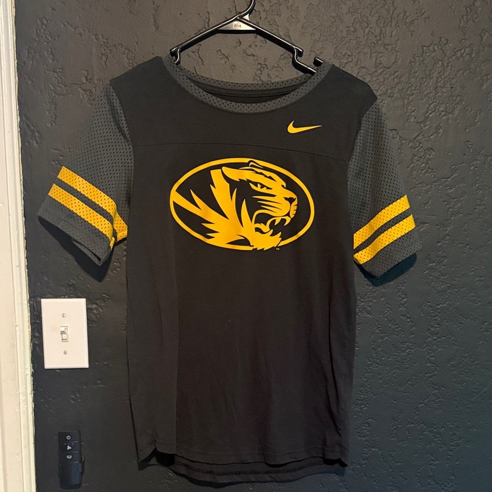 Nike Black and Gold Men's Jersey